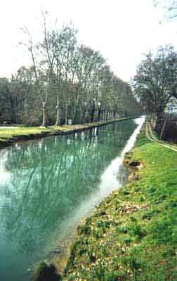 L'entrée du Canal latéral à Castets en Dorthe (cliquez pour voir un agrandissement)